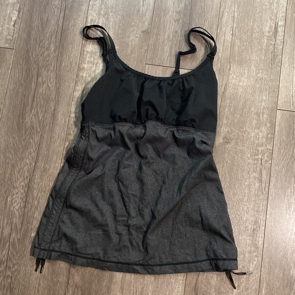Lululemon Hot 'N Sweaty Tank 8 - Picture 7 of 10
